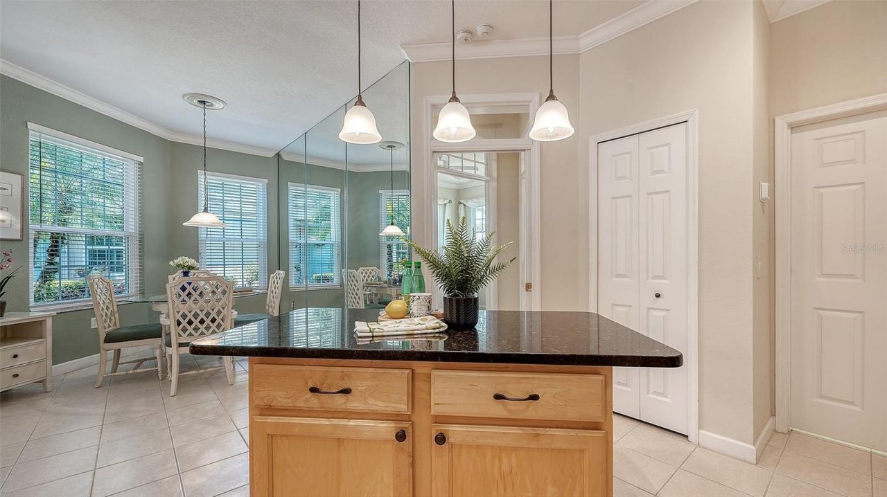 4906 Lakescene Place, Sarasota, FL 34243 Photo