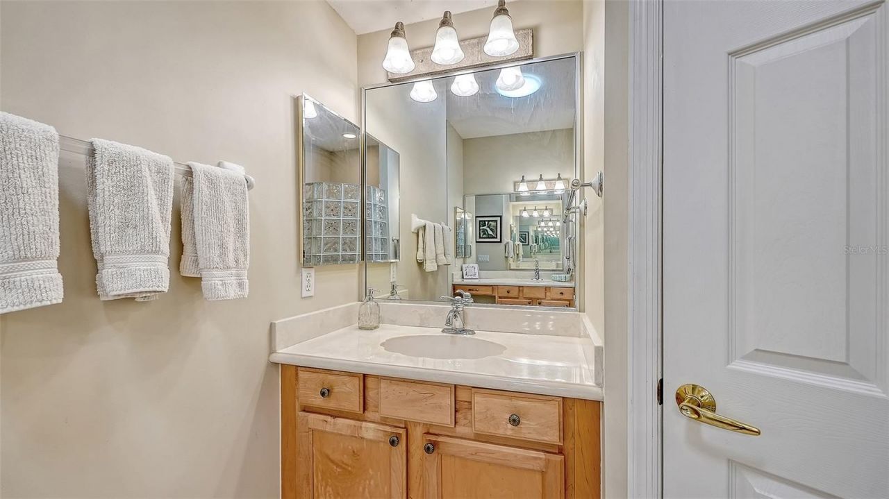 4906 Lakescene Place, Sarasota, FL 34243 Photo