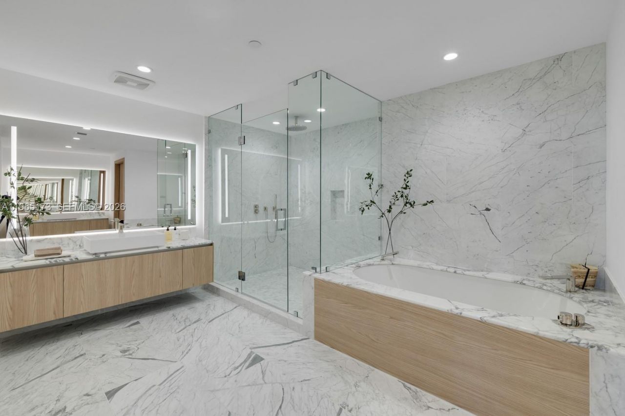 1135 103rd St, Unit PH3, Bay Harbor Islands, FL 33154 Photo