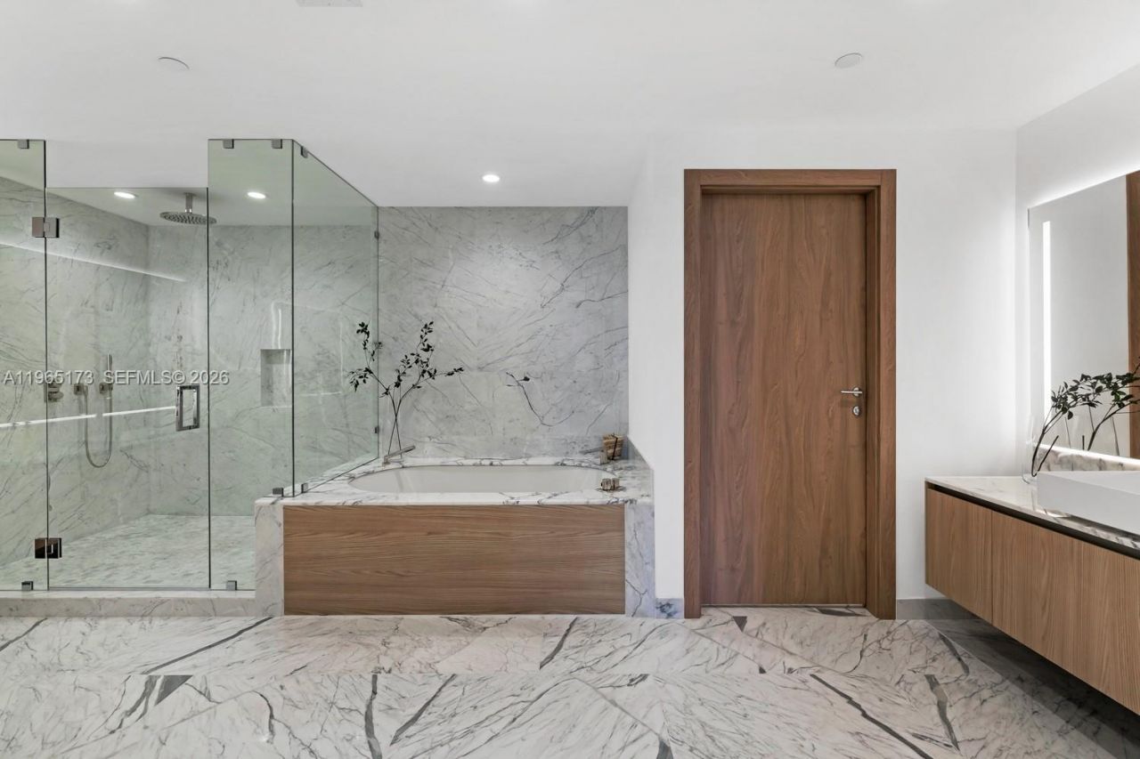 1135 103rd St, Unit PH3, Bay Harbor Islands, FL 33154 Photo