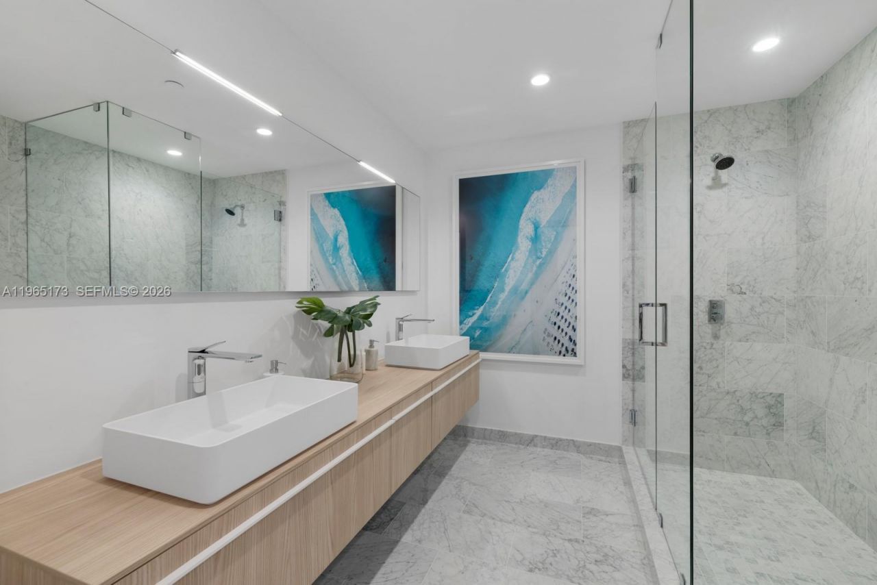 1135 103rd St, Unit PH3, Bay Harbor Islands, FL 33154 Photo