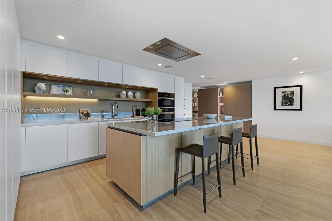 1135 103rd St, Unit PH3, Bay Harbor Islands, FL 33154 Photo