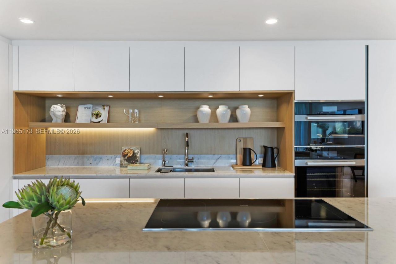 1135 103rd St, Unit PH3, Bay Harbor Islands, FL 33154 Photo