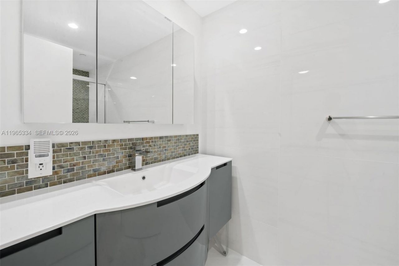 21150 NE 38 Ave, Unit 603, Aventura, FL 33180 Photo