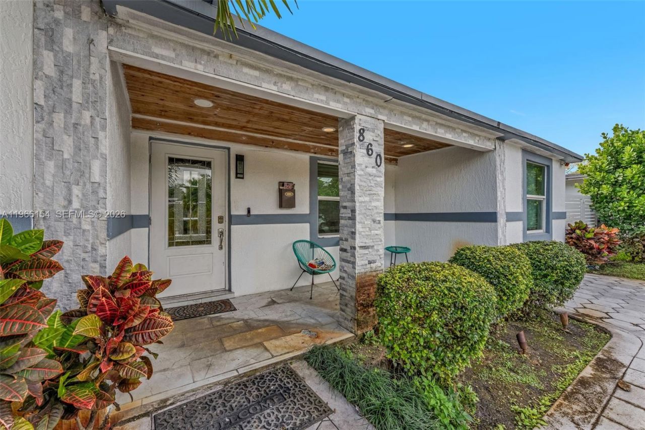 860 NE 142nd St , North Miami, FL 33161 Photo
