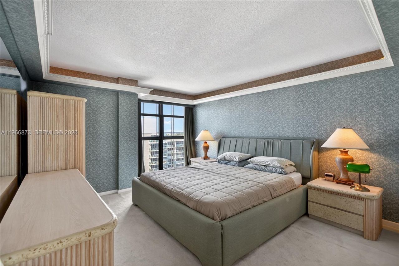 5757 Collins Ave, Unit 1902, Miami Beach, FL 33140 Photo