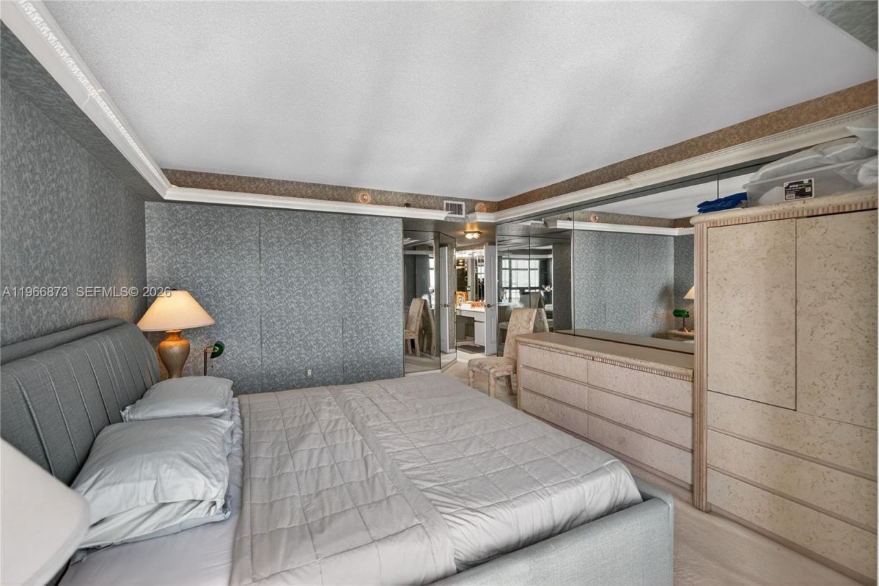 5757 Collins Ave, Unit 1902, Miami Beach, FL 33140 Photo