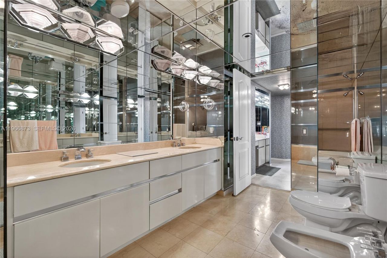 5757 Collins Ave, Unit 1902, Miami Beach, FL 33140 Photo