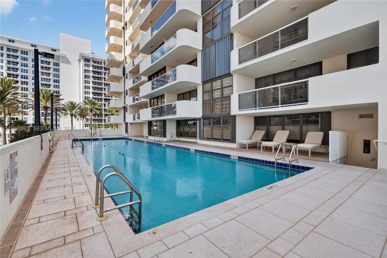 5757 Collins Ave, Unit 1902, Miami Beach, FL 33140 Photo