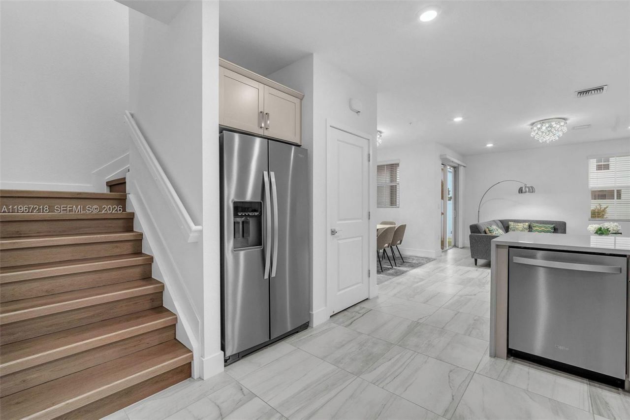 142 SW 170th Ave, Pembroke Pines, FL 33027 Photo