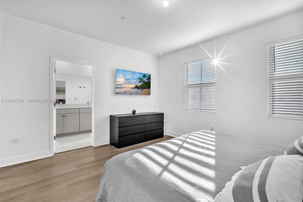 142 SW 170th Ave, Pembroke Pines, FL 33027 Photo