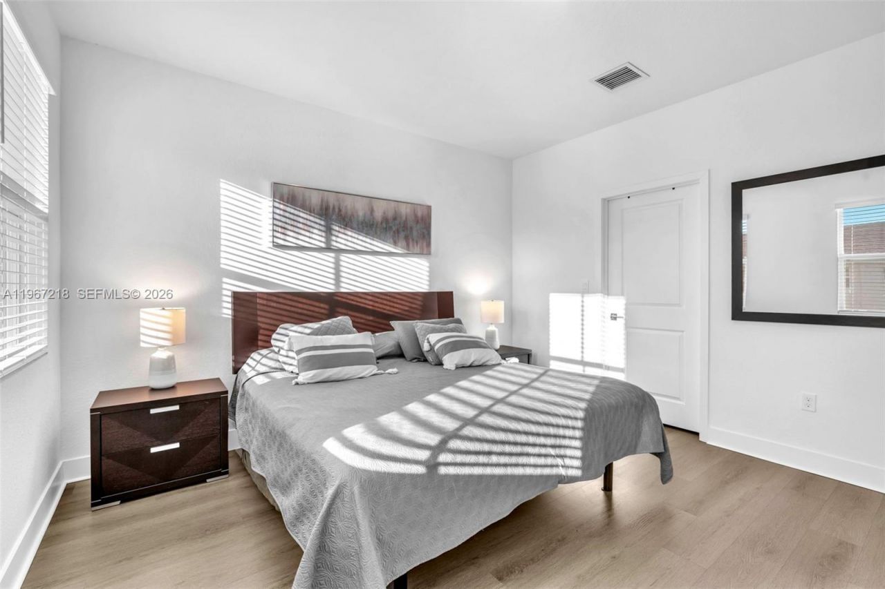 142 SW 170th Ave, Pembroke Pines, FL 33027 Photo