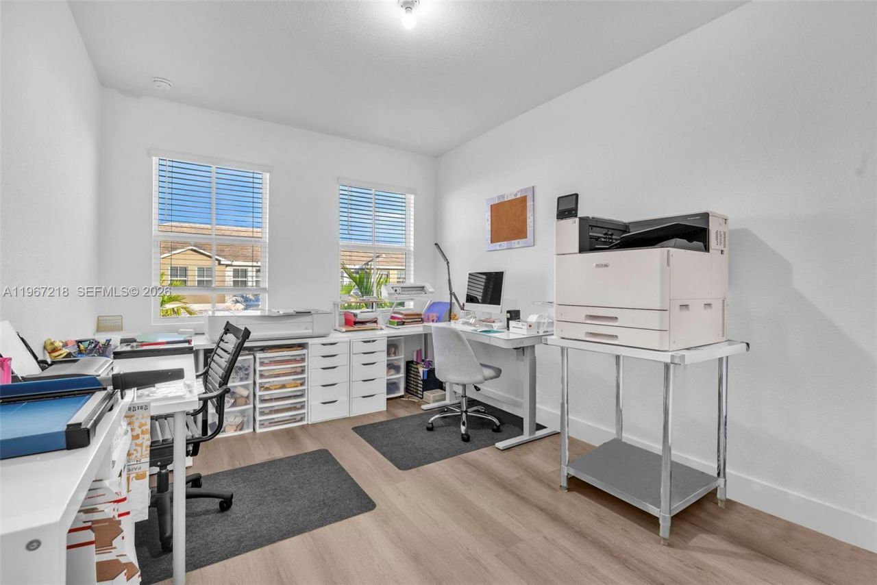 142 SW 170th Ave, Pembroke Pines, FL 33027 Photo