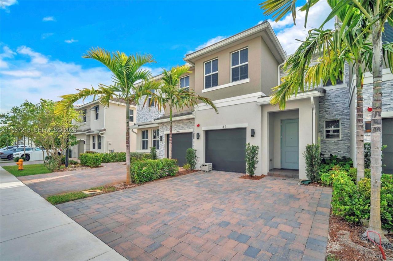 142 SW 170th Ave, Pembroke Pines, FL 33027 Photo