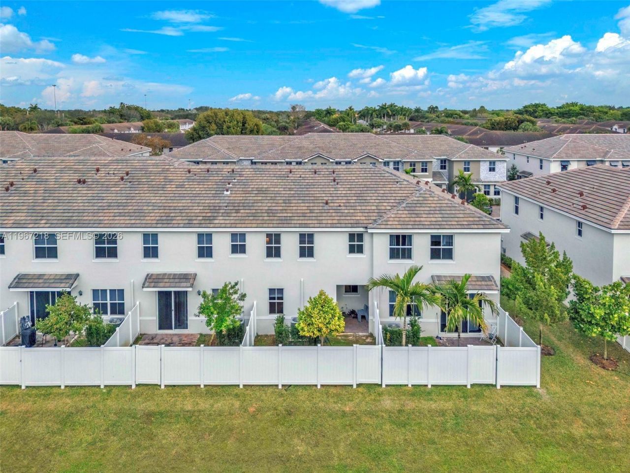 142 SW 170th Ave, Pembroke Pines, FL 33027 Photo