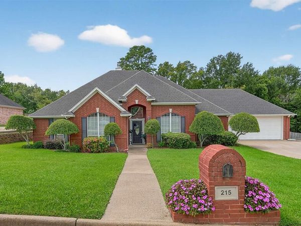 215 Macarthur Street , Tyler, TX 75704