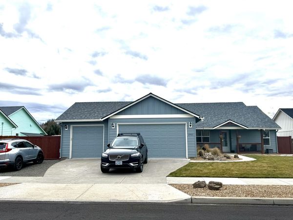 2921 NW 19th Street, Redmond, OR 97756
