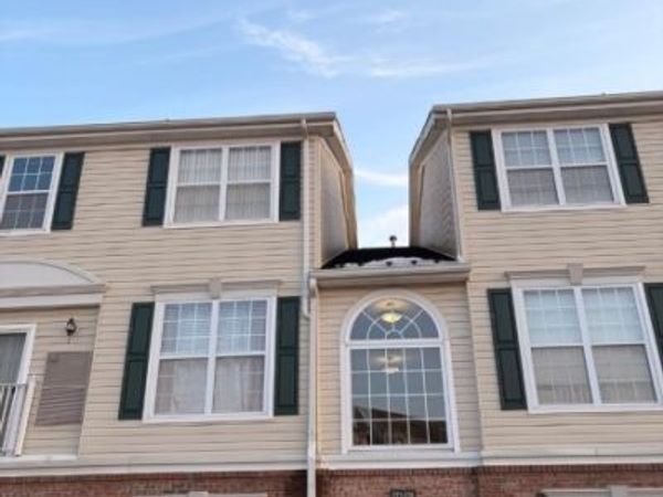278 Windmill Ct, Lopatcong, NJ 08865