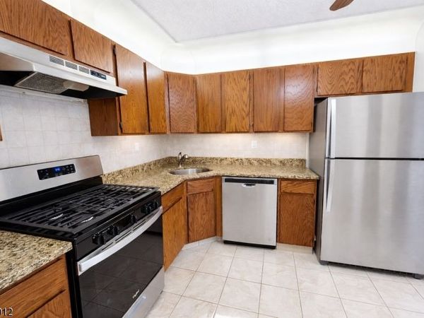 215 Rachel Ct, Franklin, NJ 08823