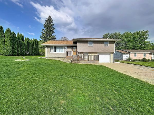 1420 7th Street, Orion, IL 61273
