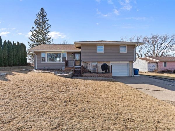 1420 7th Street, Orion, IL 61273