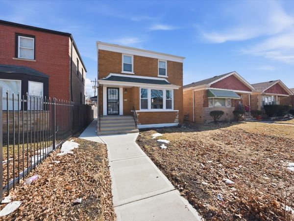 9527 S Woodlawn Avenue, Chicago, IL 60628