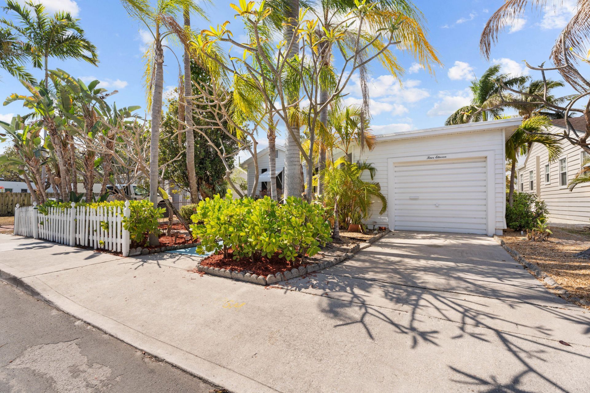 411 S Palmway, Lake Worth Beach, FL 33460 Photo