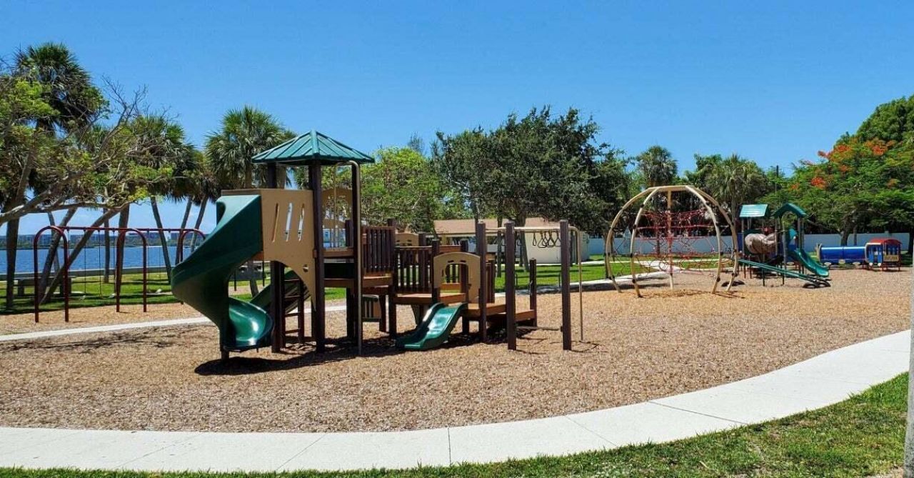 411 S Palmway, Lake Worth Beach, FL 33460 Photo