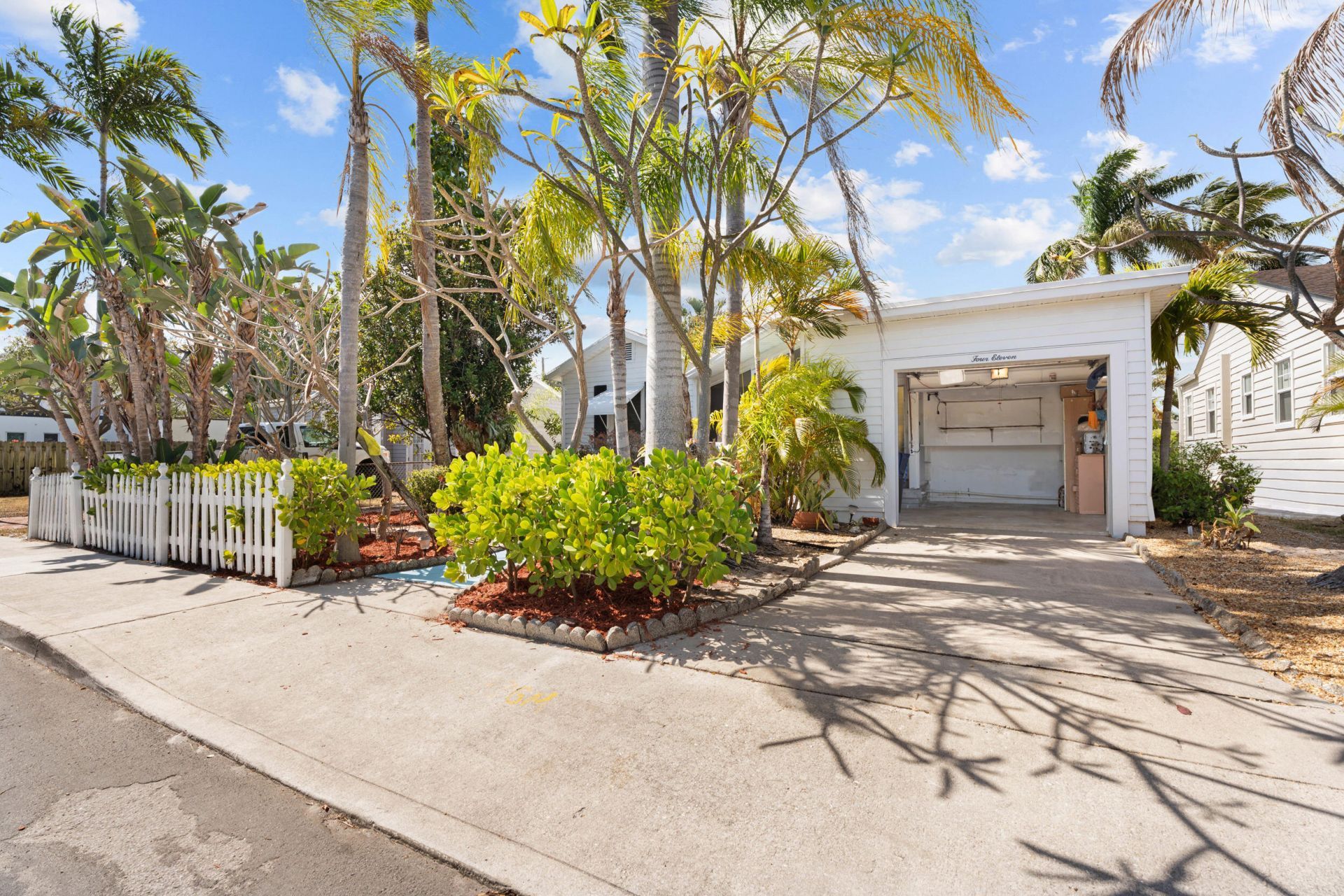 411 S Palmway, Lake Worth Beach, FL 33460 Photo