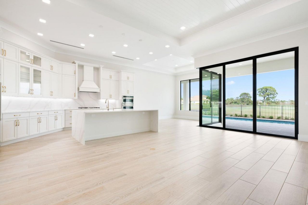 109 SE Via Verona, Port Saint Lucie, FL 34984 Photo