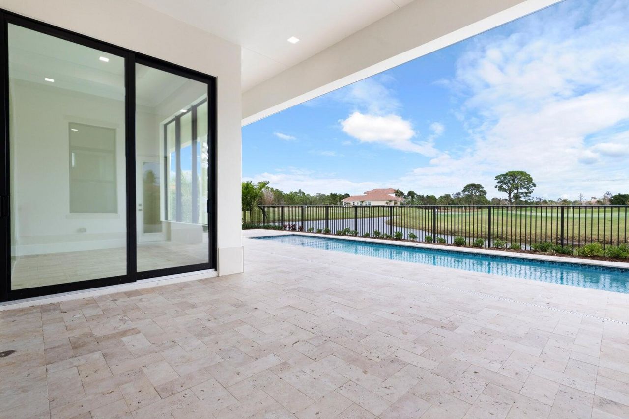 109 SE Via Verona, Port Saint Lucie, FL 34984 Photo