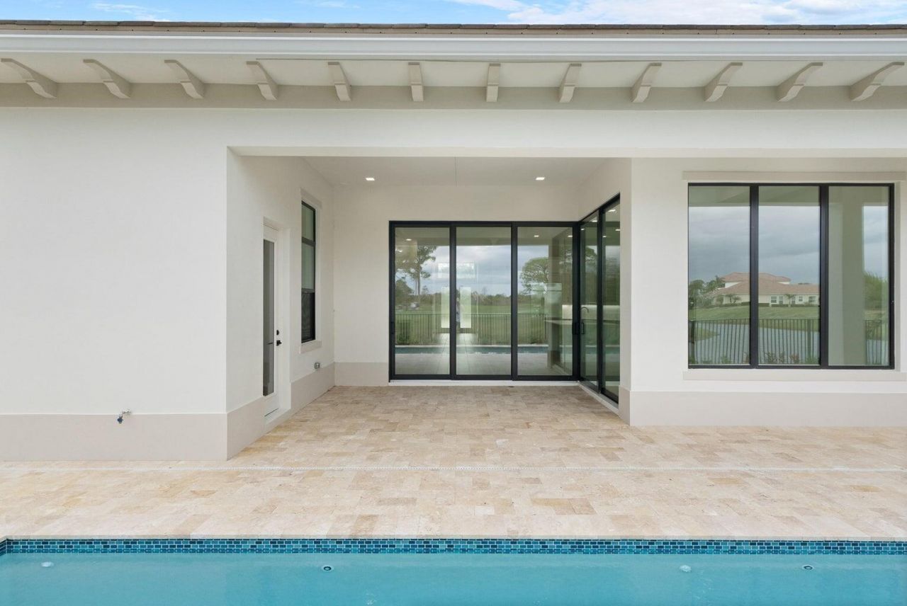 109 SE Via Verona, Port Saint Lucie, FL 34984 Photo