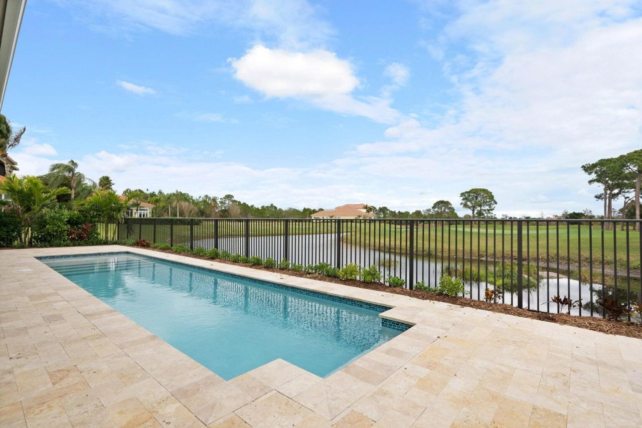 109 SE Via Verona, Port Saint Lucie, FL 34984 Photo