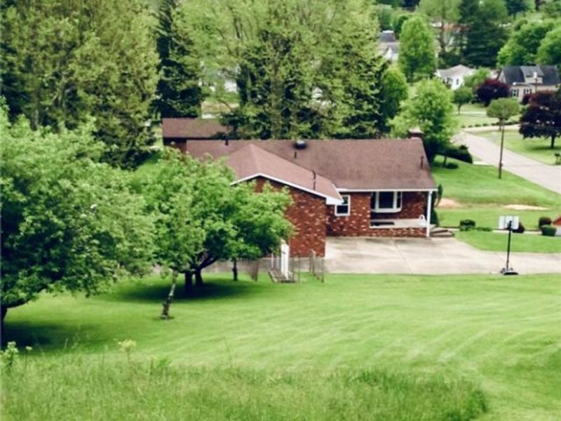 976 Braun Road, Belpre, OH 45714 Photo 2