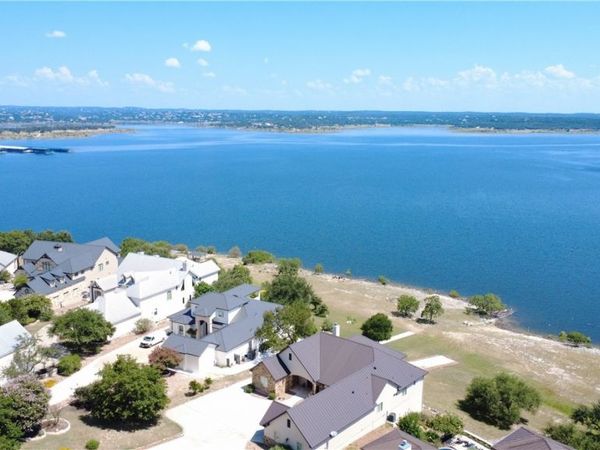 523 Oak Shores Drive, Canyon Lake, TX 78133