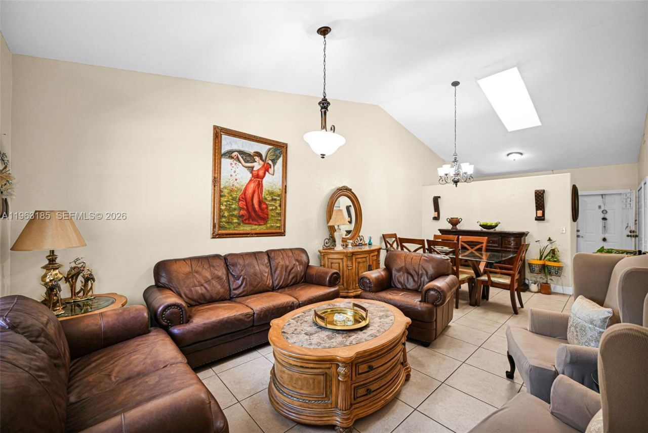 940 NE 13th Ave , Homestead, FL 33033 Photo