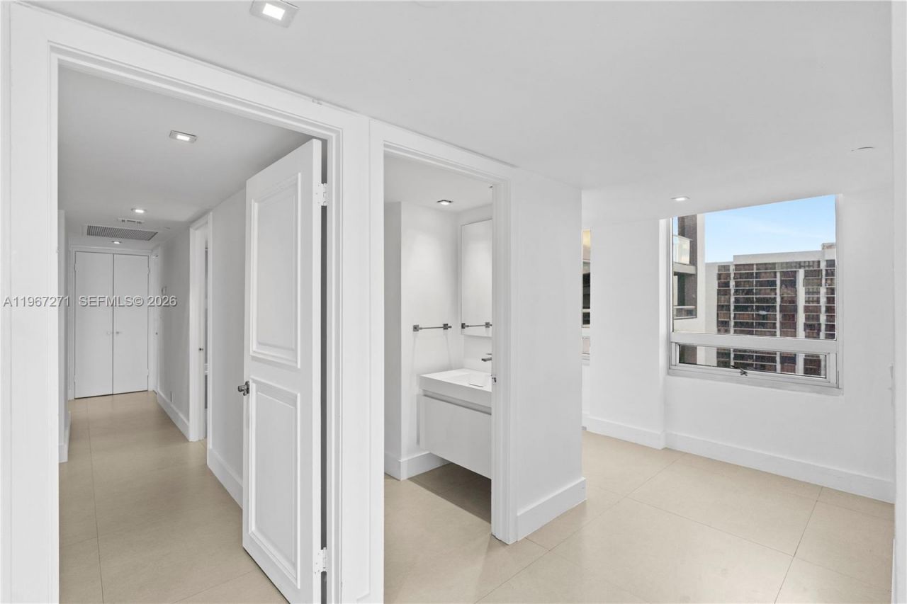 1541 Brickell Ave, Unit C1607, Miami, FL 33129 Photo