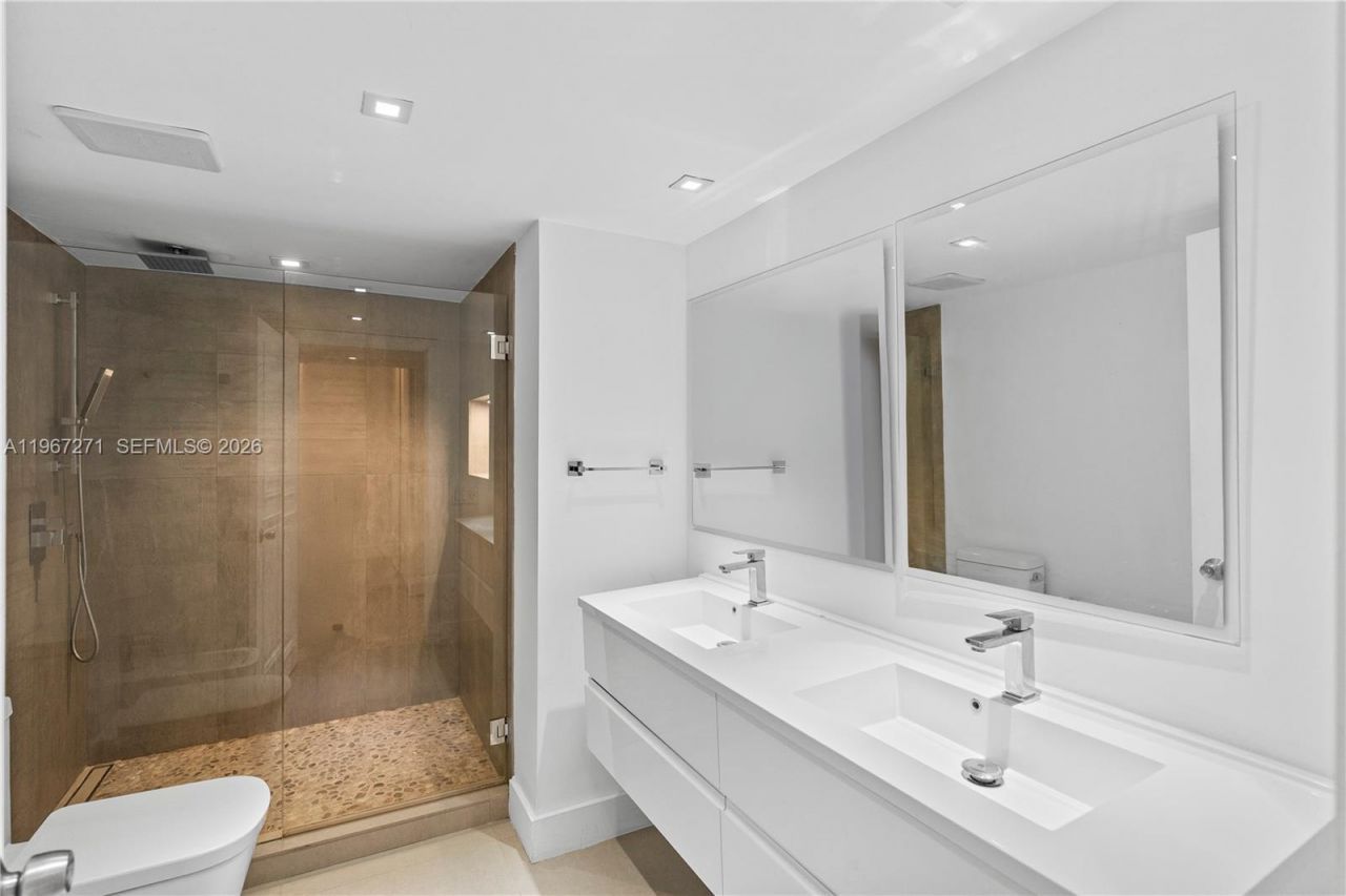 1541 Brickell Ave, Unit C1607, Miami, FL 33129 Photo