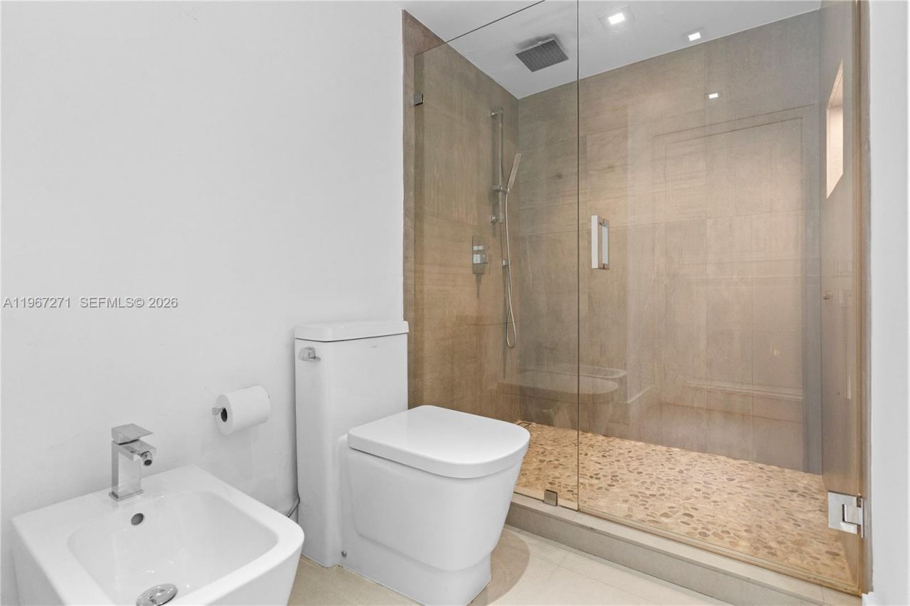 1541 Brickell Ave, Unit C1607, Miami, FL 33129 Photo