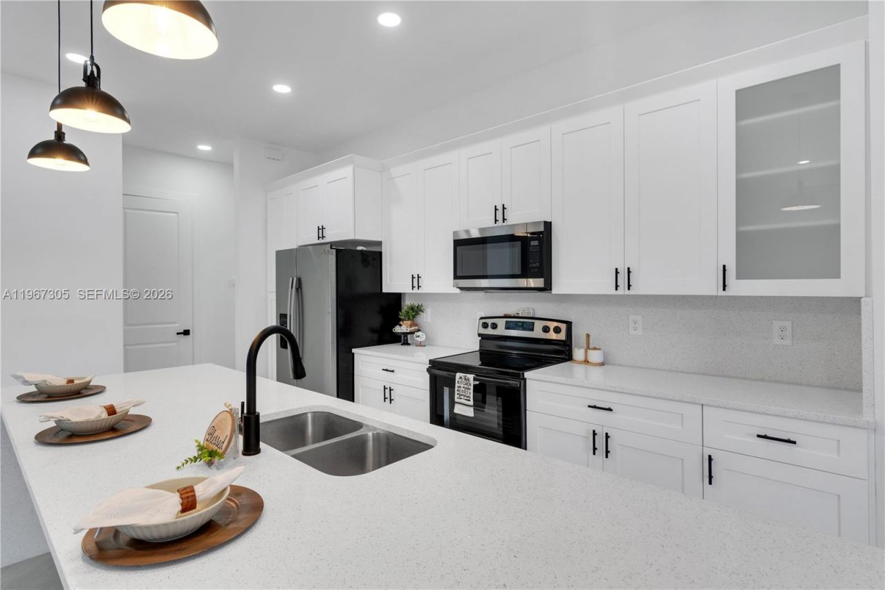 1935 Holyoke Ave , Lehigh Acres, FL 33972 Photo