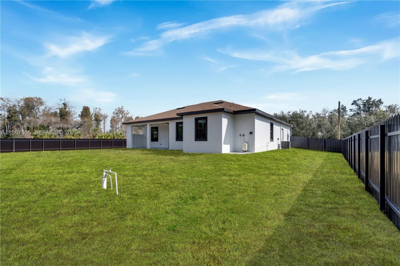 1935 Holyoke Ave , Lehigh Acres, FL 33972 Photo