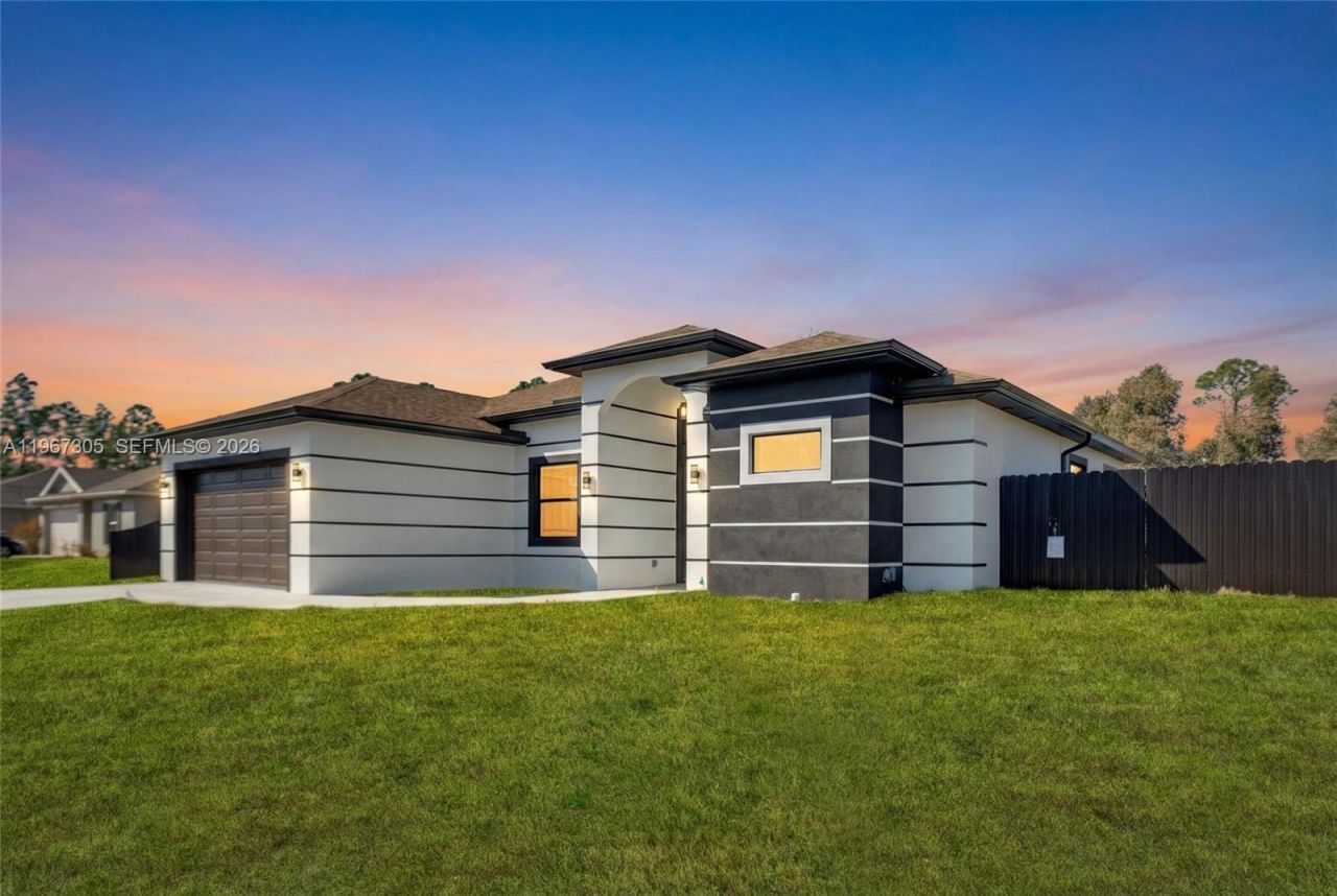 1935 Holyoke Ave , Lehigh Acres, FL 33972 Photo