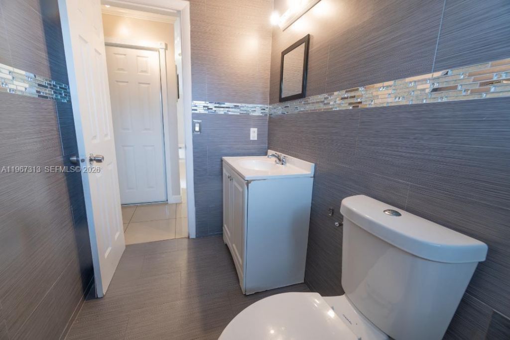 3129 Hollywood Blvd, Hollywood, FL 33021 Photo