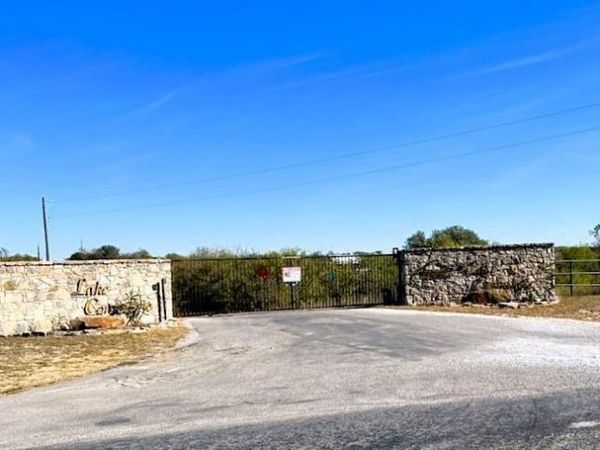 120 Blue Heron Court, Comanche, TX 76442