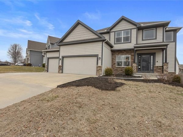 10809 N Randolph Avenue, Kansas City, MO 64157