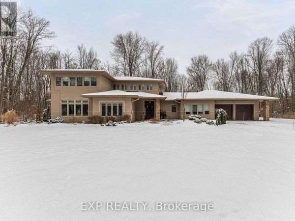 5759 Queenscourt Crescent, Ottawa, ON K4M1K3