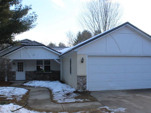 1132 N Meadowbrook Road, White Cloud, MI 49349