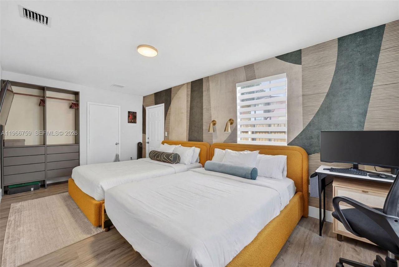 190 NE 173rd St, Miami, FL 33162 Photo