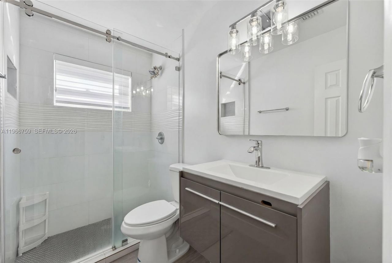 190 NE 173rd St, Miami, FL 33162 Photo