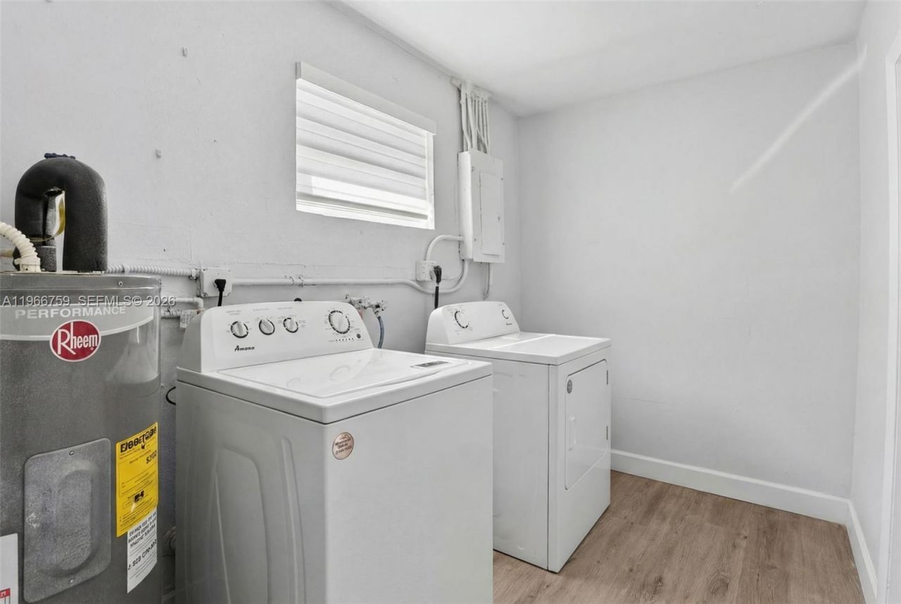 190 NE 173rd St, Miami, FL 33162 Photo